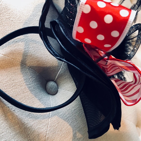 Accessories - Black Fascinator